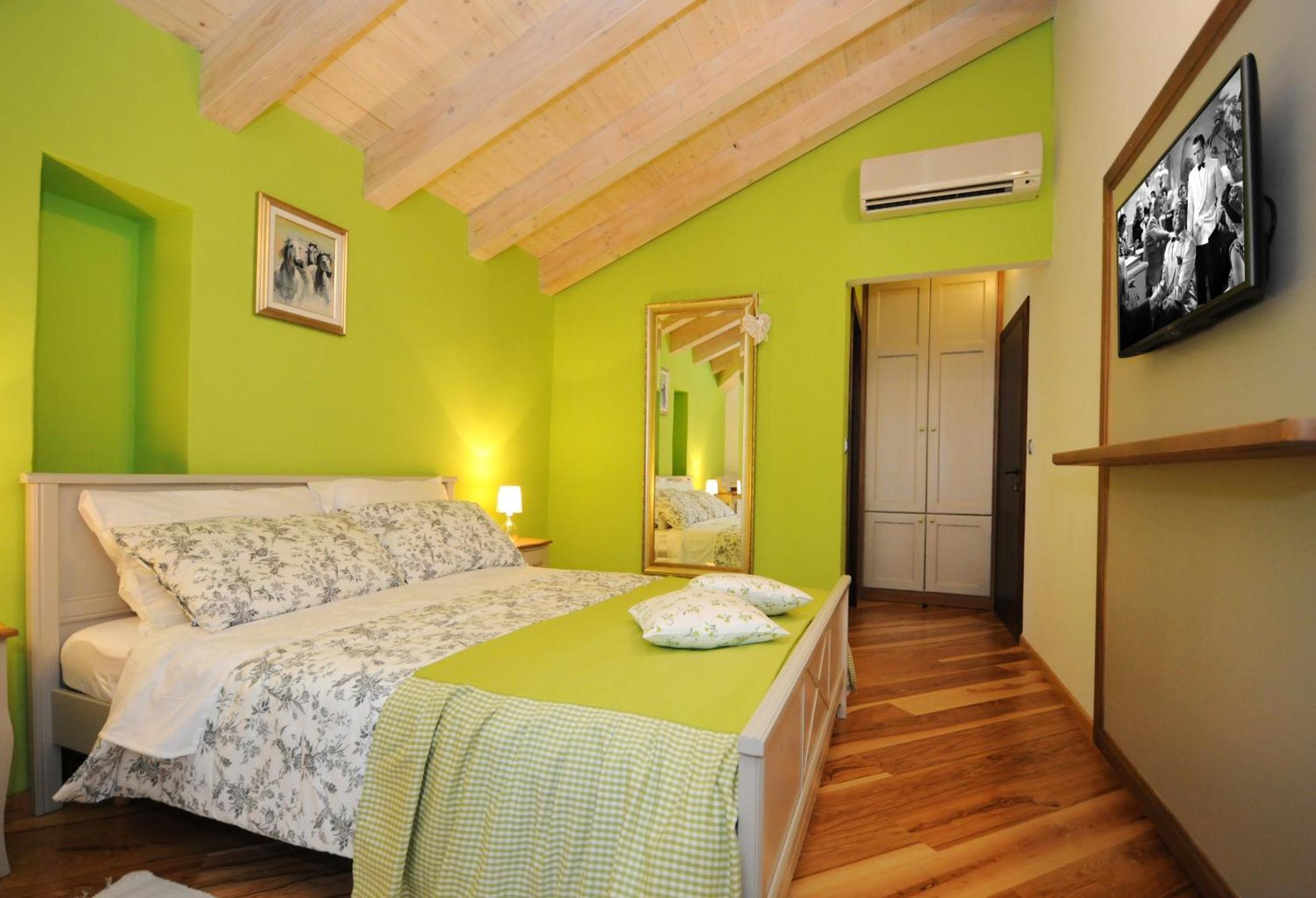 Bed & Breakfast Korta Gira Buici  Værelse billede